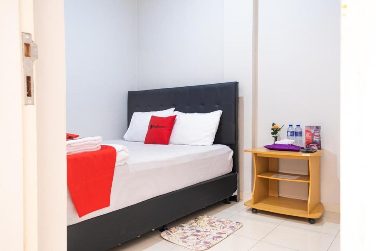 Reddoorz Syariah Near Grand Kota Bintang Hotel Бекаси Екстериор снимка