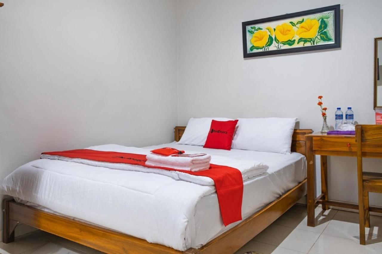 Reddoorz Syariah Near Grand Kota Bintang Hotel Бекаси Екстериор снимка